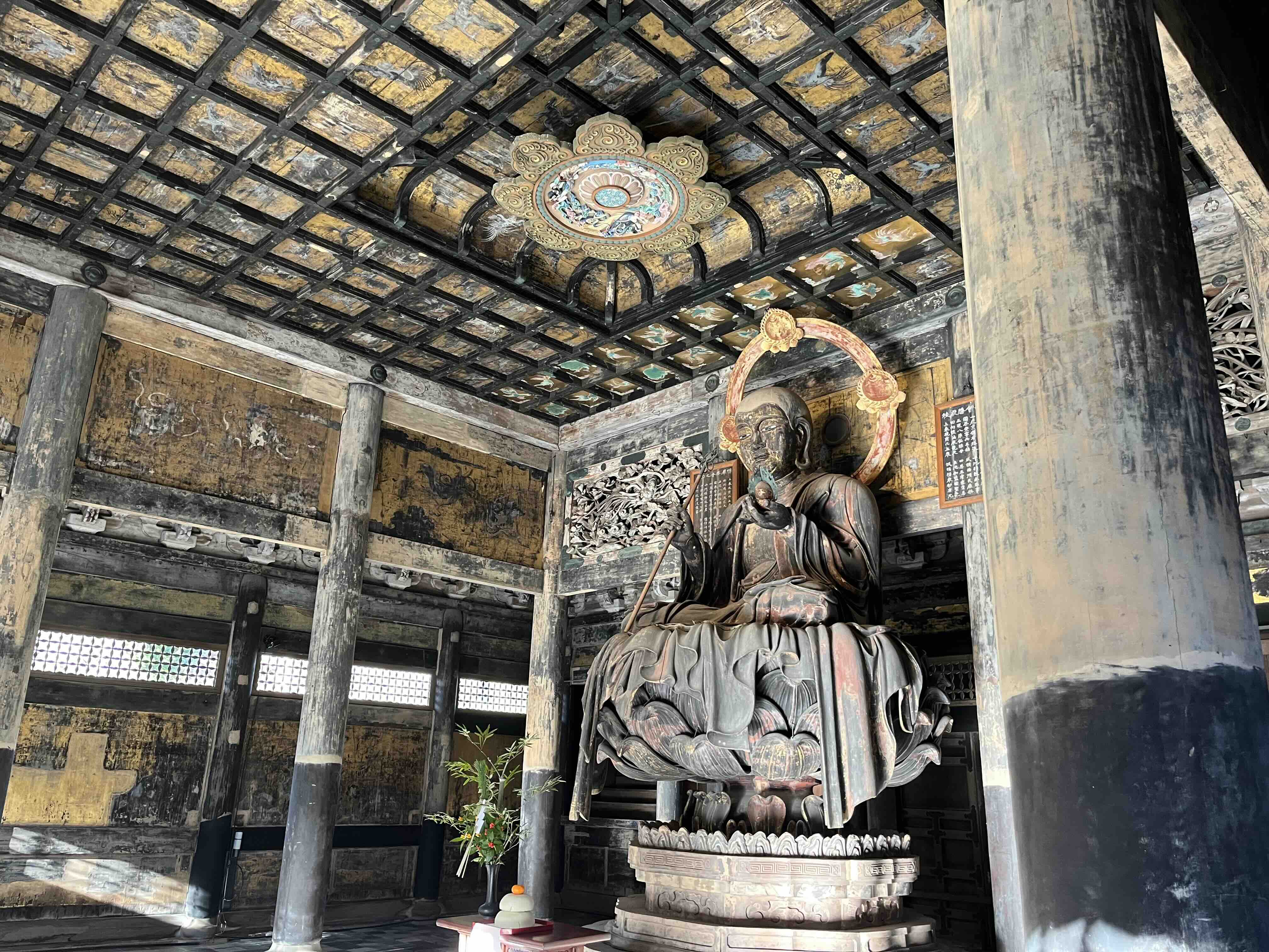 建長寺仏殿内部 建長寺仏殿内部